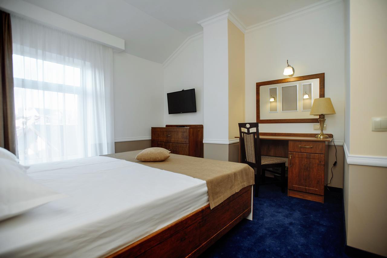 Astoria Hotel คีชีเนา ภายนอก รูปภาพ