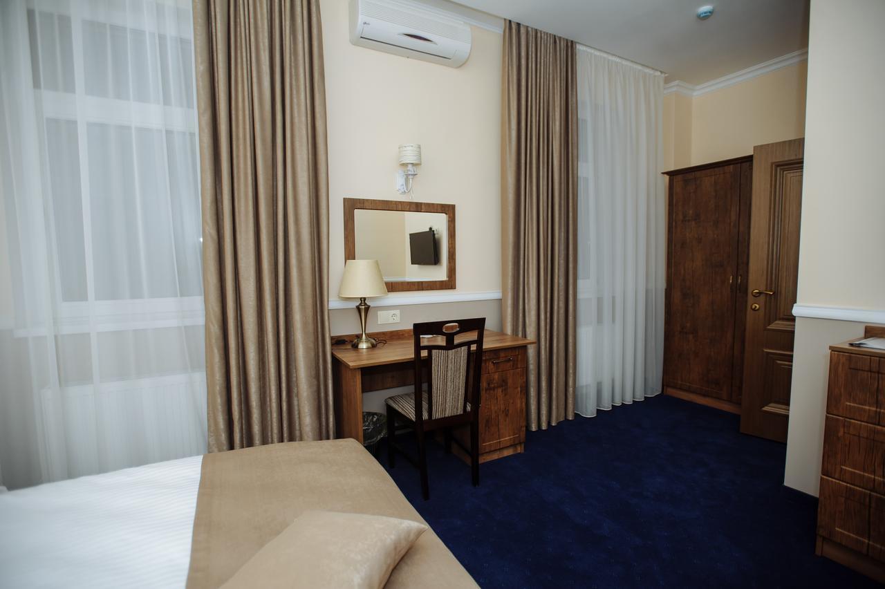Astoria Hotel คีชีเนา ภายนอก รูปภาพ
